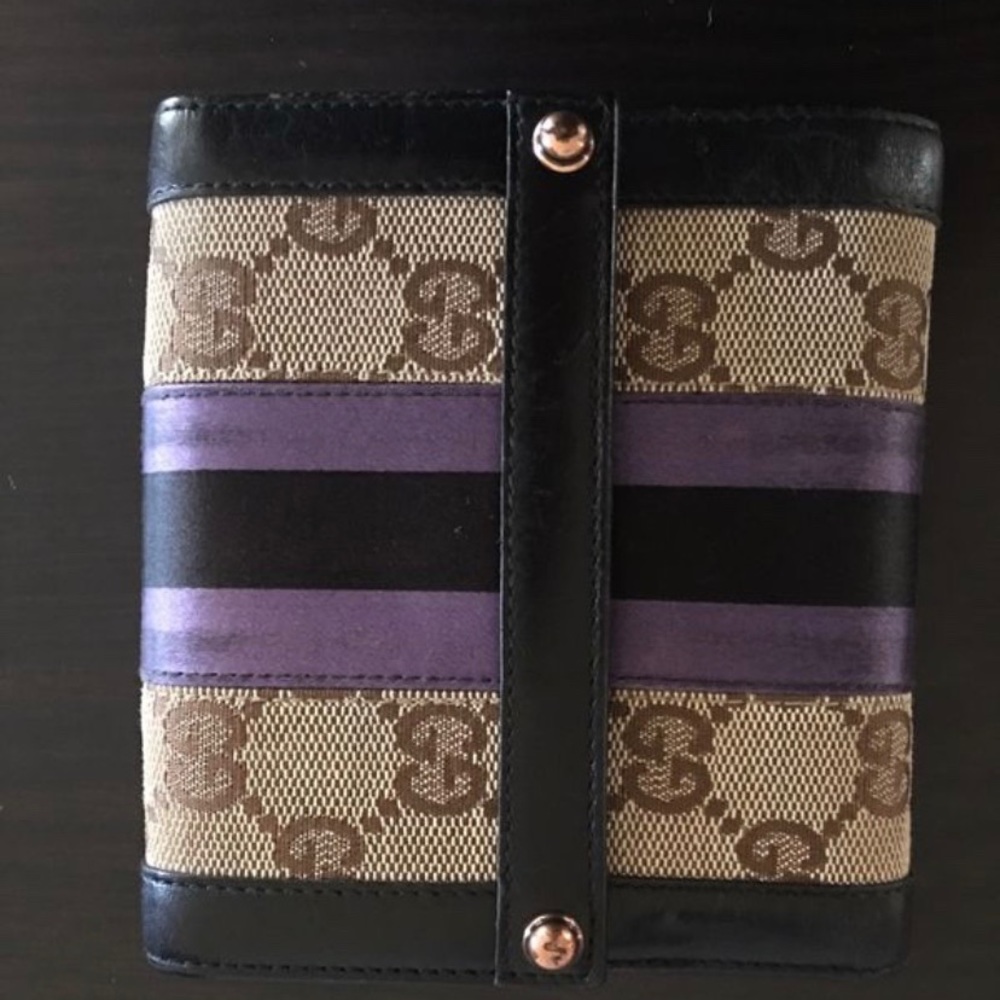Authentic GUCCI Wallet - Picture 2 of 4